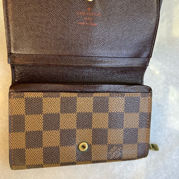 LV wallet - Picture 2 of 13
